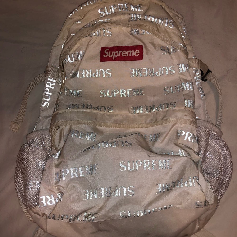 Supreme 3M reflective “repeat” backpack (READ)